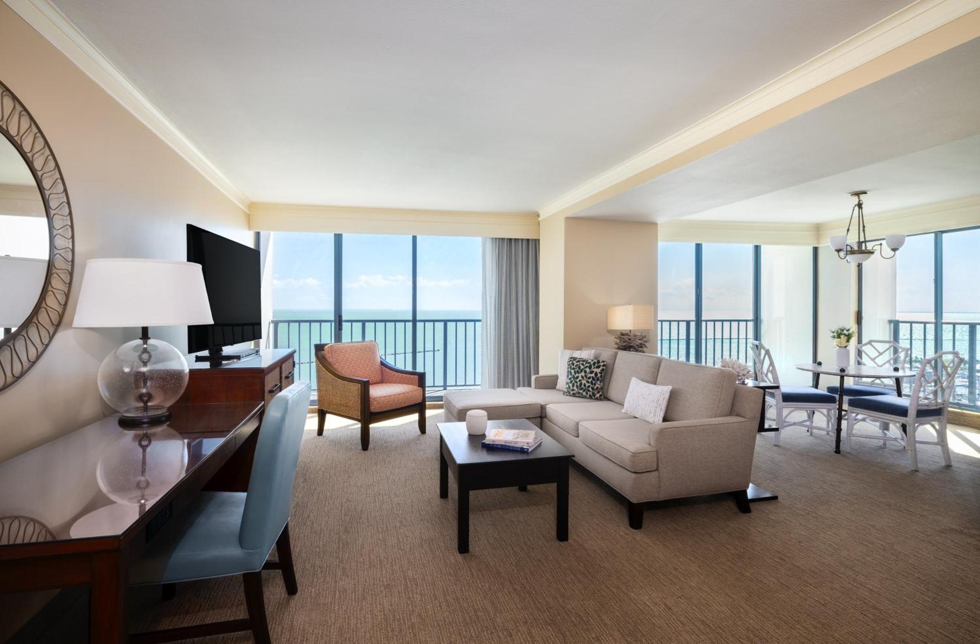 Omni Hotel 4*